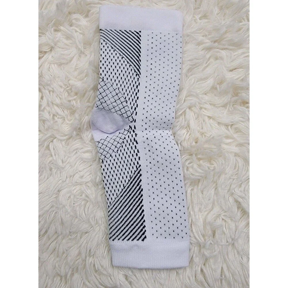 Sooth Relieve Compression Socks 3 Pairs White Size Medium Open Toe Stretch NEW C